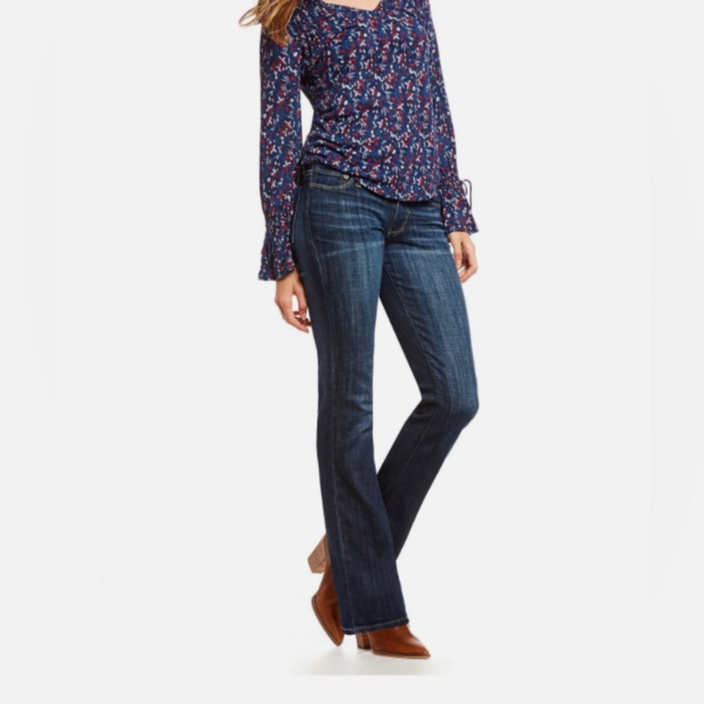 Lucky brand mid rise sweet boot bootcut jeans EUC. Size 33/16